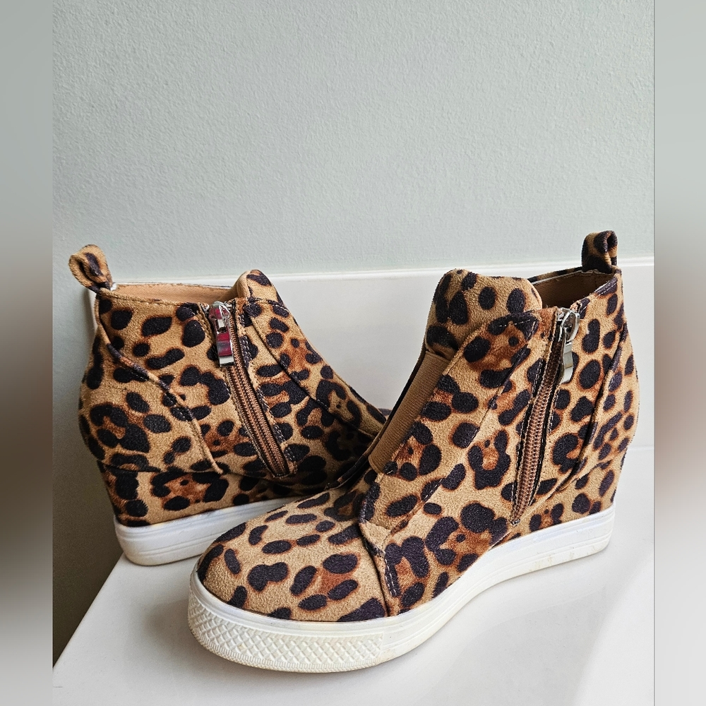 Shoes - Picture 4 of 5
